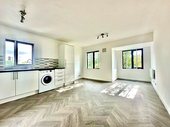 1 Bedroom Flat To Rent In Dewberry Street, E14