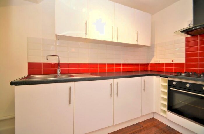 1 Bedroom Flat To Rent In Plumstead Common Road, London, SE18