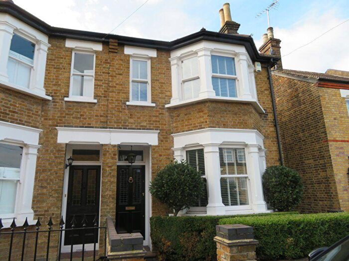 2 Bedroom House To Rent In Buckhurst Hill, IG9