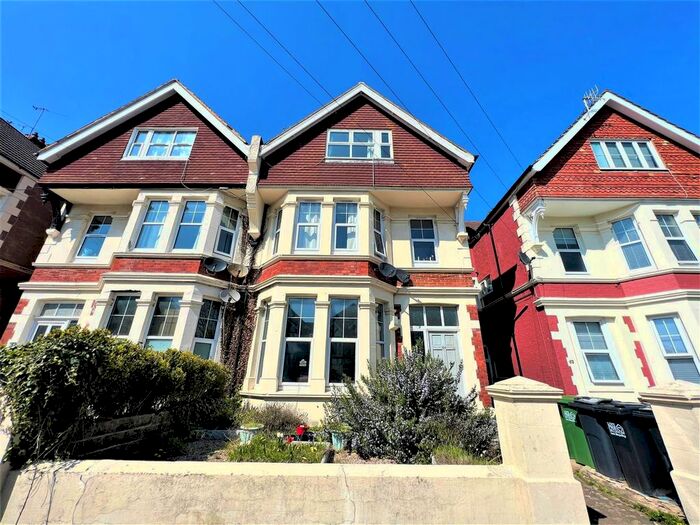 2 Bedroom Flat To Rent In Wickham Avenue, Bexhill-On-Sea, TN39