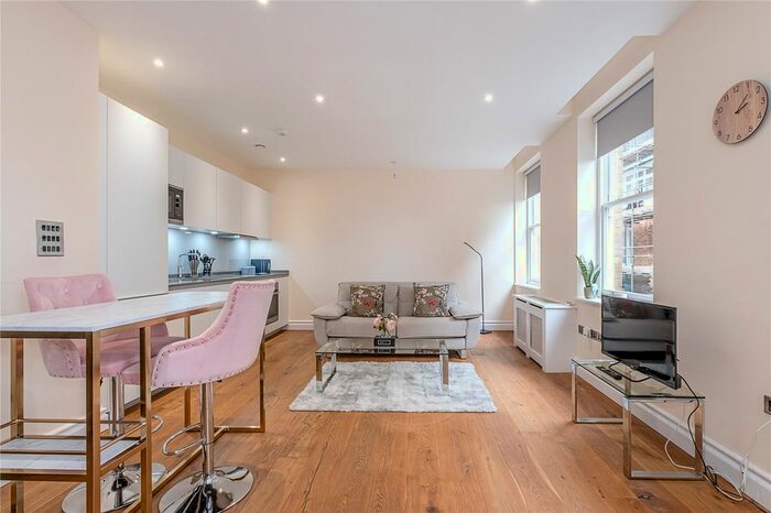 1 Bedroom Flat For Sale In Kensington High Street, London, W8