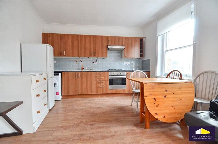 4 Bedroom Apartment To Rent In Kennington Road, Kennington, London, SE11