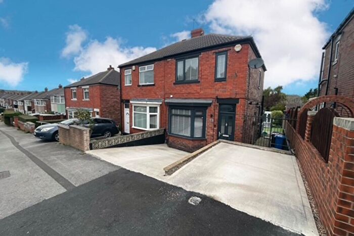 3 Bedroom Semi Detached House For Sale In Houstead Road, Sheffield, S9