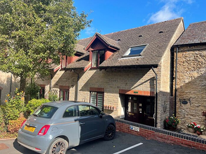 1 Bedroom Flat For Sale In West Street, Chipping Norton, OX7