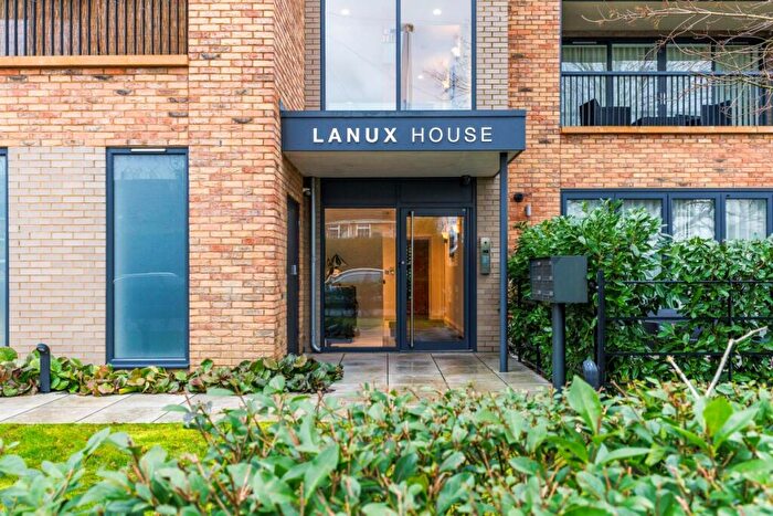 2 Bedroom Apartment To Rent In Furlong Road Bourne End, SL8