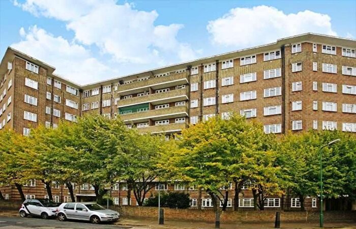 3 Bedroom Flat For Sale In Ashford Court, Ashford Road, Cricklewood, NW2