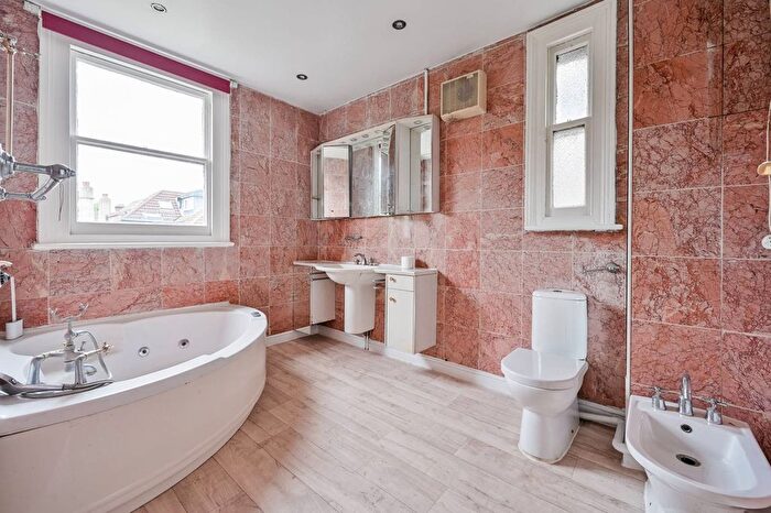 6 Bedroom Property To Rent In Belmont Hill, Lewisham, London, SE13