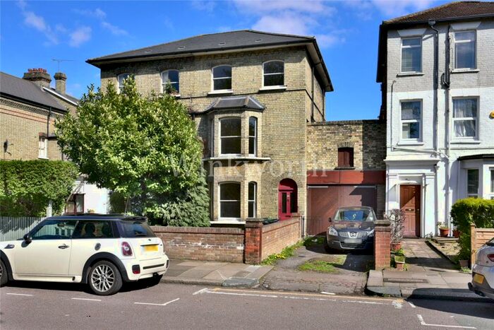 4 Bedroom Semi-Detached House To Rent In Finsbury Road, Wood Green, London, N22