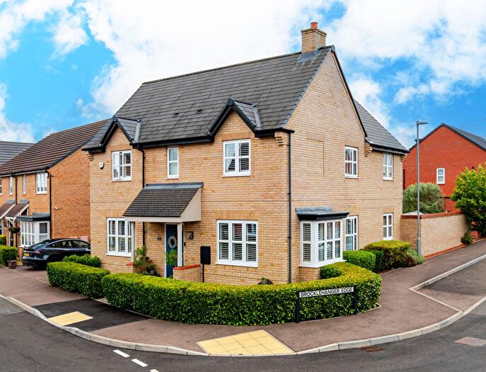 4 Bedroom Detached House For Sale In Kings Grove, Cranfield, MK43