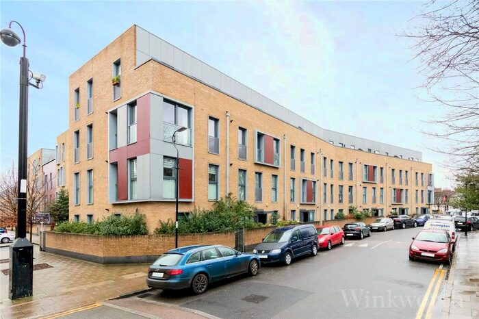 2 Bedroom Flat To Rent In Reaston Street, London, SE14