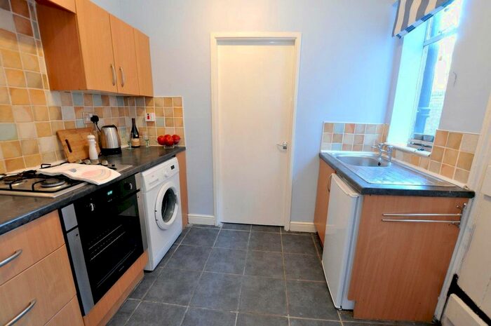 4 Bedroom Maisonette To Rent In Fairfield Road, Jesmond, Newcastle Upon Tyne, NE2