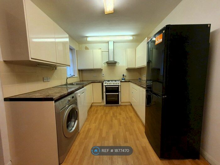 4 Bedroom Terraced House To Rent In Uxbridge Road, Slough, SL2