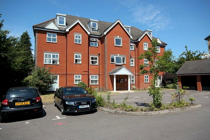 1 Bedroom Flat To Rent In Vale Farm Road, Woking, GU21