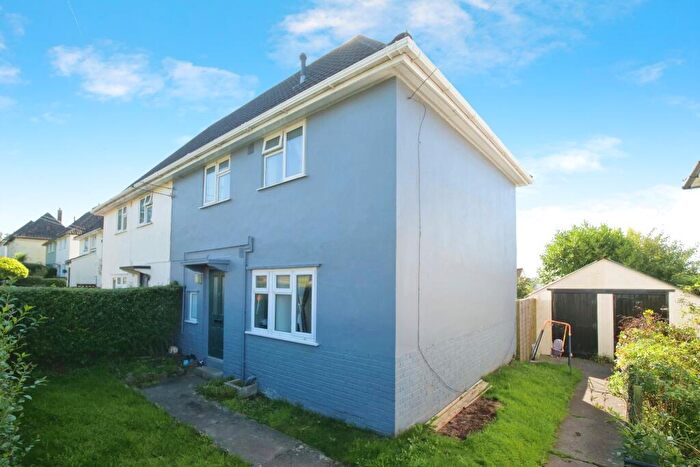 3 Bedroom Semi-Detached House For Sale In Everett Close, Wells, Somerset, BA5