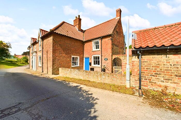 3 Bedroom Semi-Detached House For Sale In North End, South Ferriby, North Lincolnshire, DN18