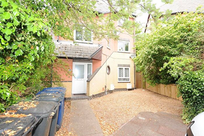 2 Bedroom Flat To Rent In Sentinal Close, Northolt, UB5
