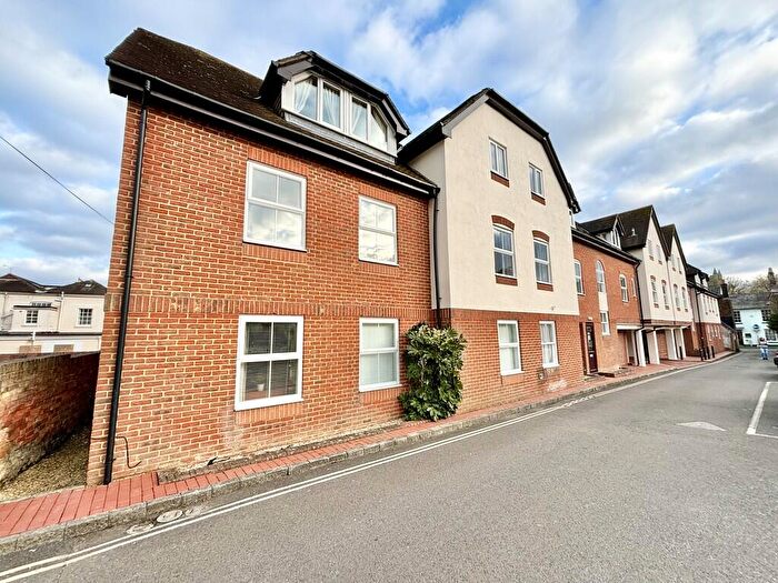 2 Bedroom Flat For Sale In Redcotts Lane, Wimborne, BH21