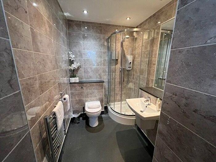 Studio To Rent In Berkeley Square, Bristol, BS8 - Photo 4