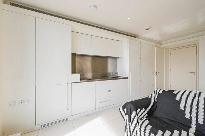 Studio For Sale In Pan Peninsula, Canary Wharf, London, E14