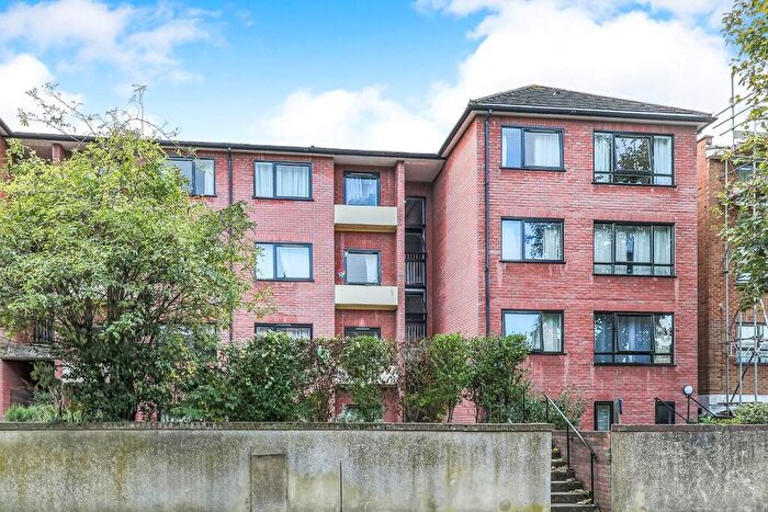 Flat To Rent In Surbiton Road, Kingston Upon Thames, Surrey, KT1