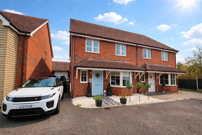 4 Bedroom Semi Detached House To Rent In Fleur De Lys Close, Burham, Rochester, ME1