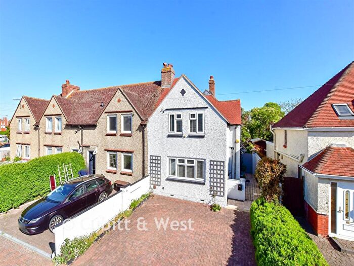3 Bedroom End Of Terrace House For Sale In Eastney Farm Road, Southsea, Hampshire, PO4
