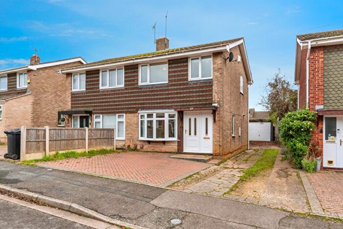 3 Bedroom Semi Detached House For Sale In Hillingford Way, Grantham, NG31