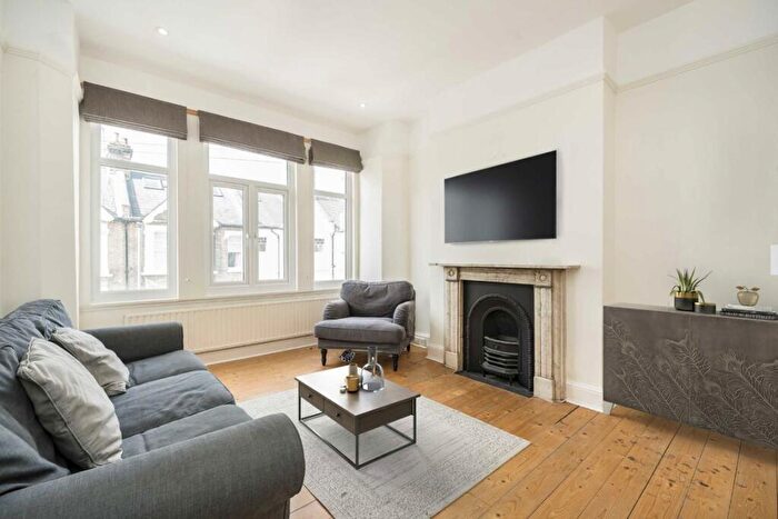 3 Bedroom Maisonette For Sale In Longbeach Road, Clapham Common Northside, SW11