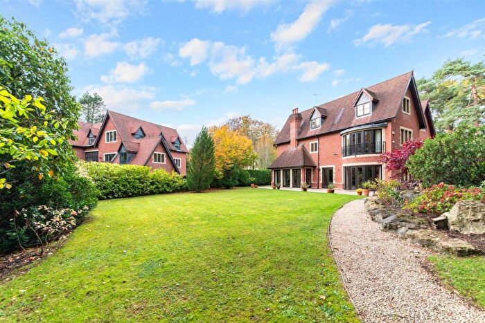 6 Bedroom Detached House To Rent In Sandy Lane, Kingswood, Tadworth, KT20