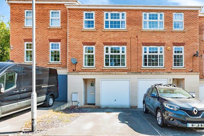3 Bedroom Terraced House For Sale In Woodlands Chase, Kimberworth Park, Rotherham, S61