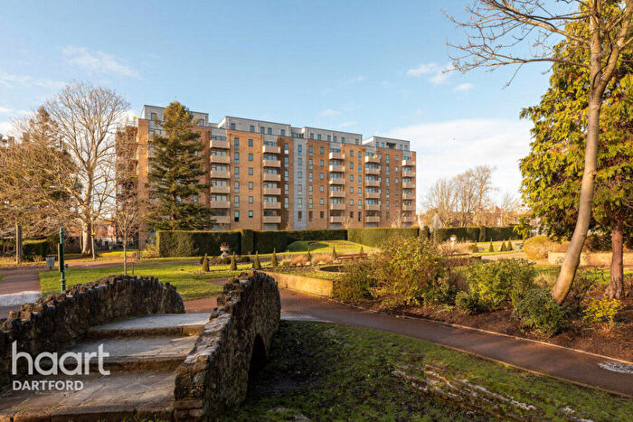 1 Bedroom Apartment For Sale In Founders Court, Dartford, DA1