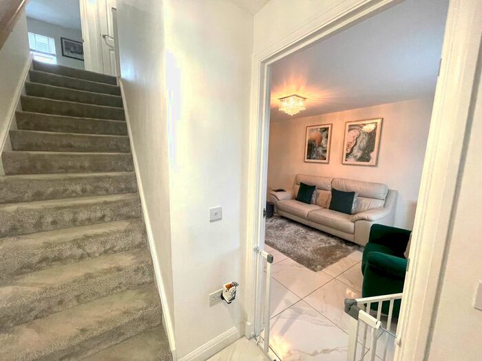 4 Bedroom Detached House For Sale In Lambourne Crescent, Coatbridge, ML5