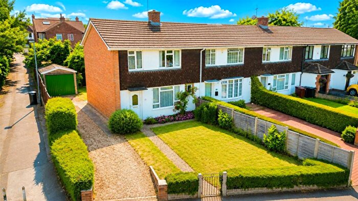 3 Bedroom End Of Terrace House For Sale In Corwen Road, Tilehurst, Reading, Berkshire, RG30