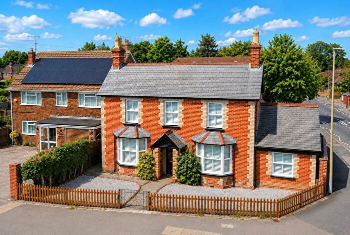3 Bedroom Detached House For Sale In Aldershot Road, Church Crookham, Fleet, GU52