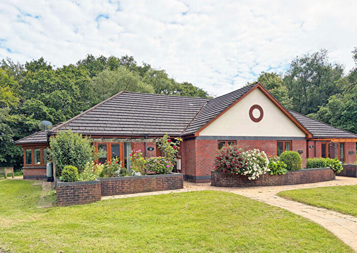 2 Bedroom Bungalow For Sale In The Paddocks, Honiton, EX14
