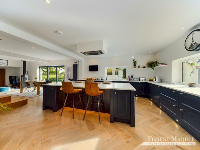 4 Bedroom Detached House For Sale In Rooks Lane, Frome, BA11