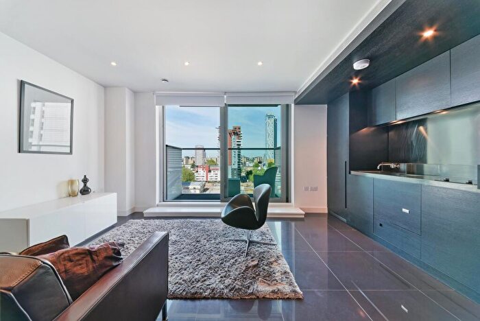 Flat To Rent In West Tower, Pan Peninsula, Pan Peninsula Square, Canary Wharf, E14