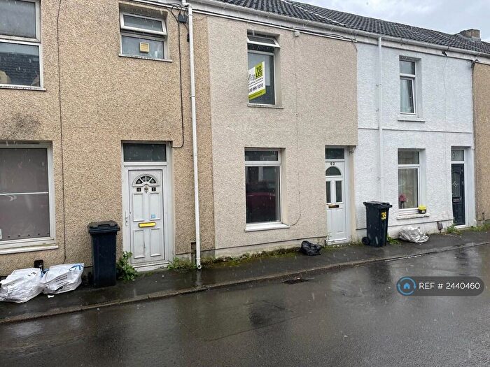 2 Bedroom Terraced House To Rent In King Street, Neath, SA11