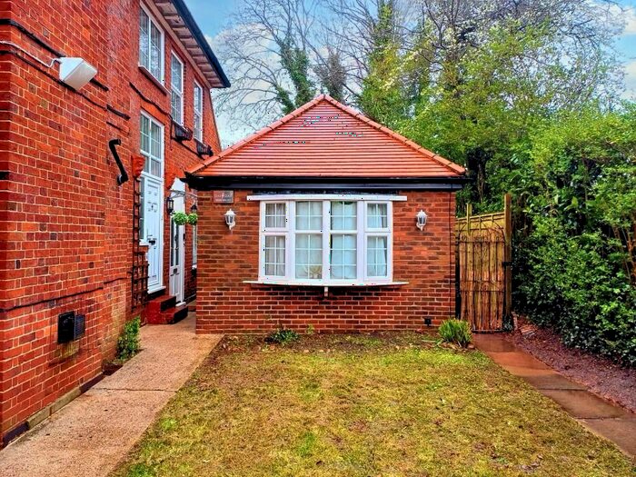 2 Bedroom Maisonette To Rent In Frithwood Avenue, Northwood, HA6