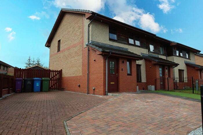 3 Bedroom Flat To Rent In Barlanark Road, Barlanark, Glasgow, G33