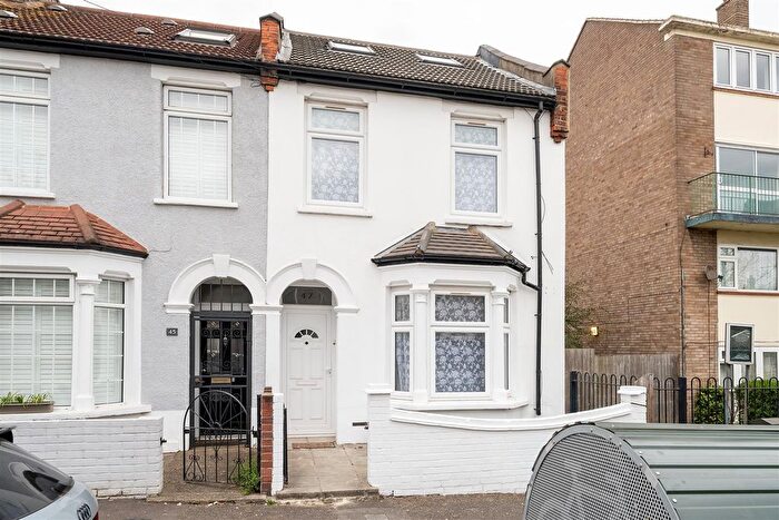 5 Bedroom Property For Sale In Carlton Road, Walthamstow, E17