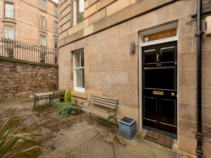 2 Bedroom Flat To Rent In Carlton Street, Stockbridge, Edinburgh, EH4