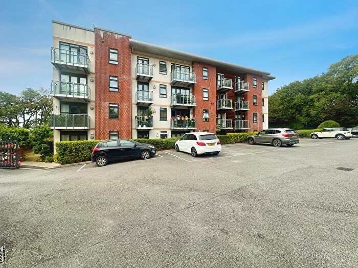 1 Bedroom Apartment For Sale In Radcliffe New Road, Radcliffe, M26