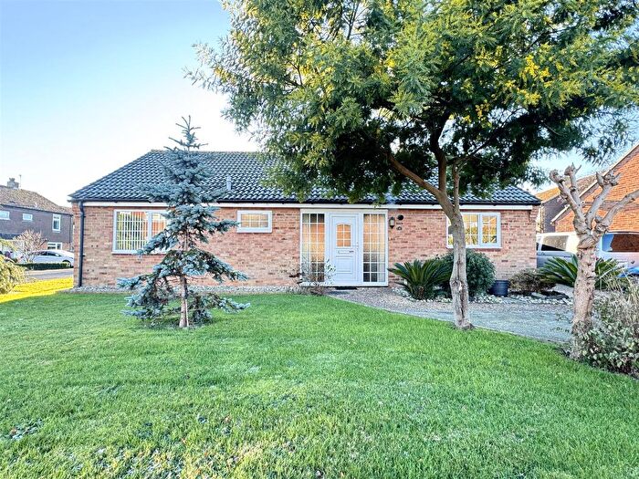 3 Bedroom Detached Bungalow For Sale In Woburn Way, Eastbourne, BN22