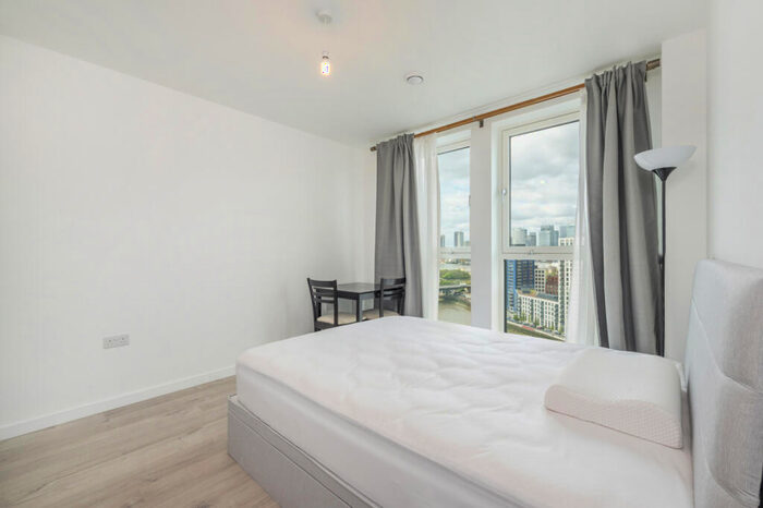 1 Bedroom Flat To Rent In Falconbrook Gardens, Canary Wharf, E16