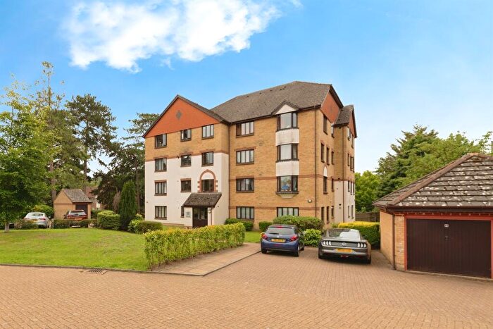 1 Bedroom Apartment For Sale In St. Annes Rise, Redhill, RH1