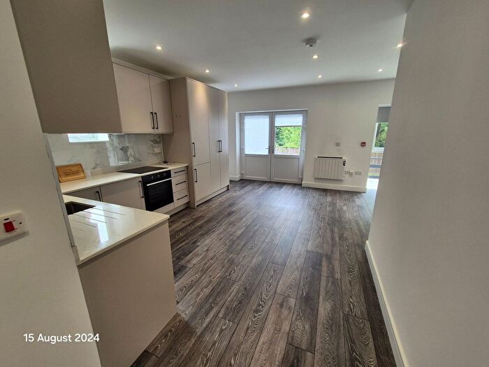 1 Bedroom Flat To Rent In Woodside Avenue, London, N12