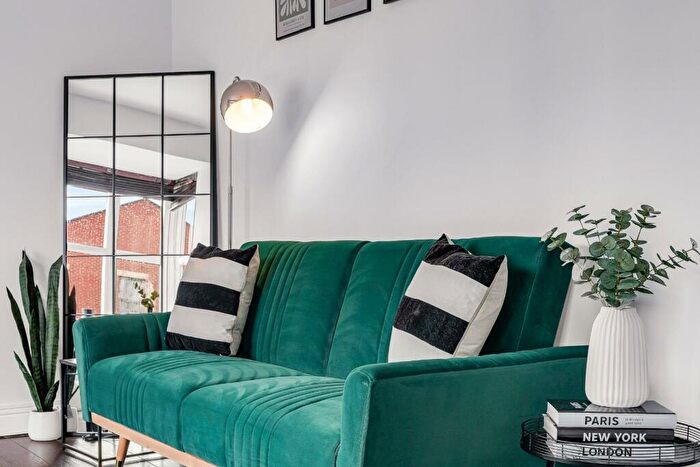 1 Bedroom Apartment For Sale In Tamworth Road, Hertford, SG13