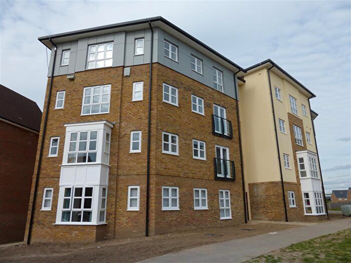 2 Bedroom Apartment To Rent In Stadium Approach, Aylesbury, HP21