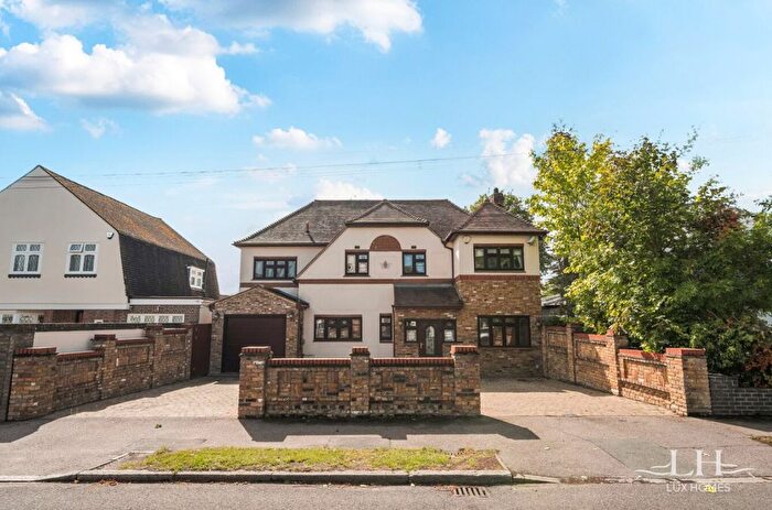 5 Bedroom Detached House For Sale In Ayloffs Walk, Emerson Park, RM11